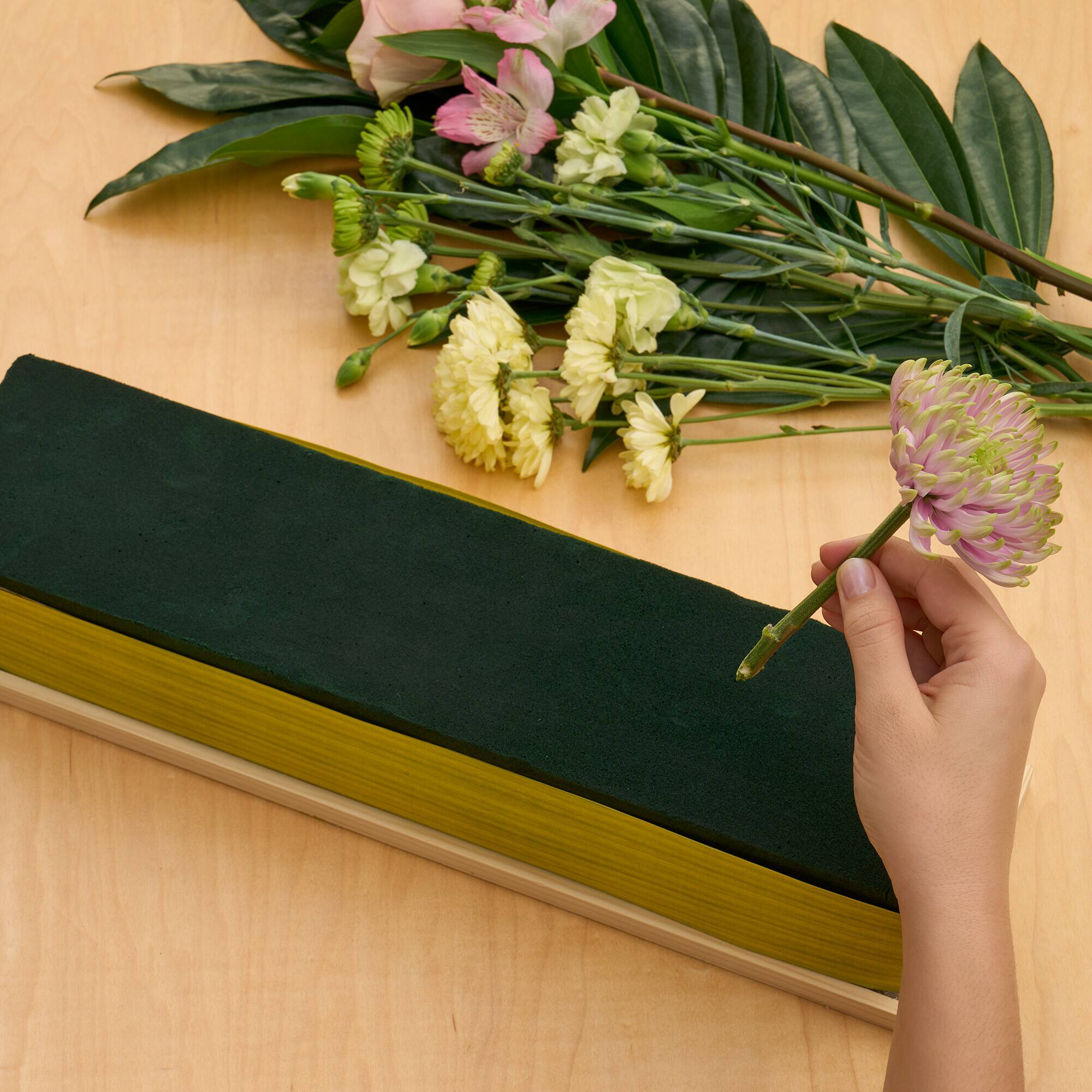 FloraCraft® 18" x 3" x 4" Green Artesia WetFōM® Block